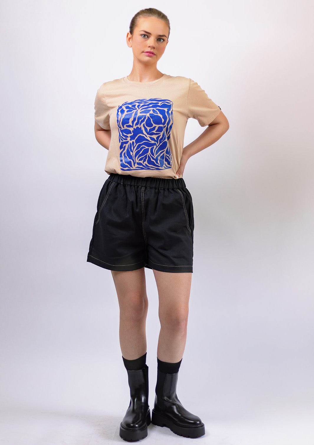 NEW Shorts - black