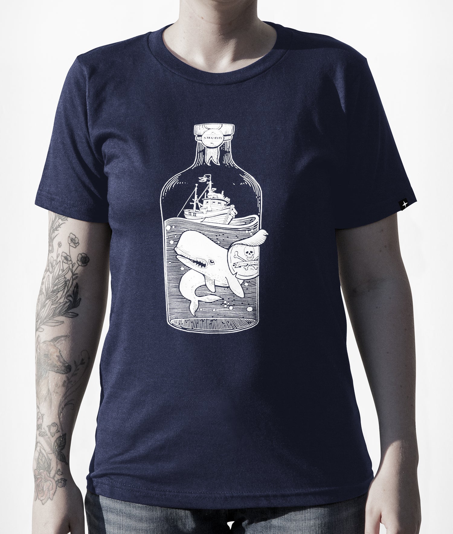 SWENN - Photos - Baleine - bleu marine