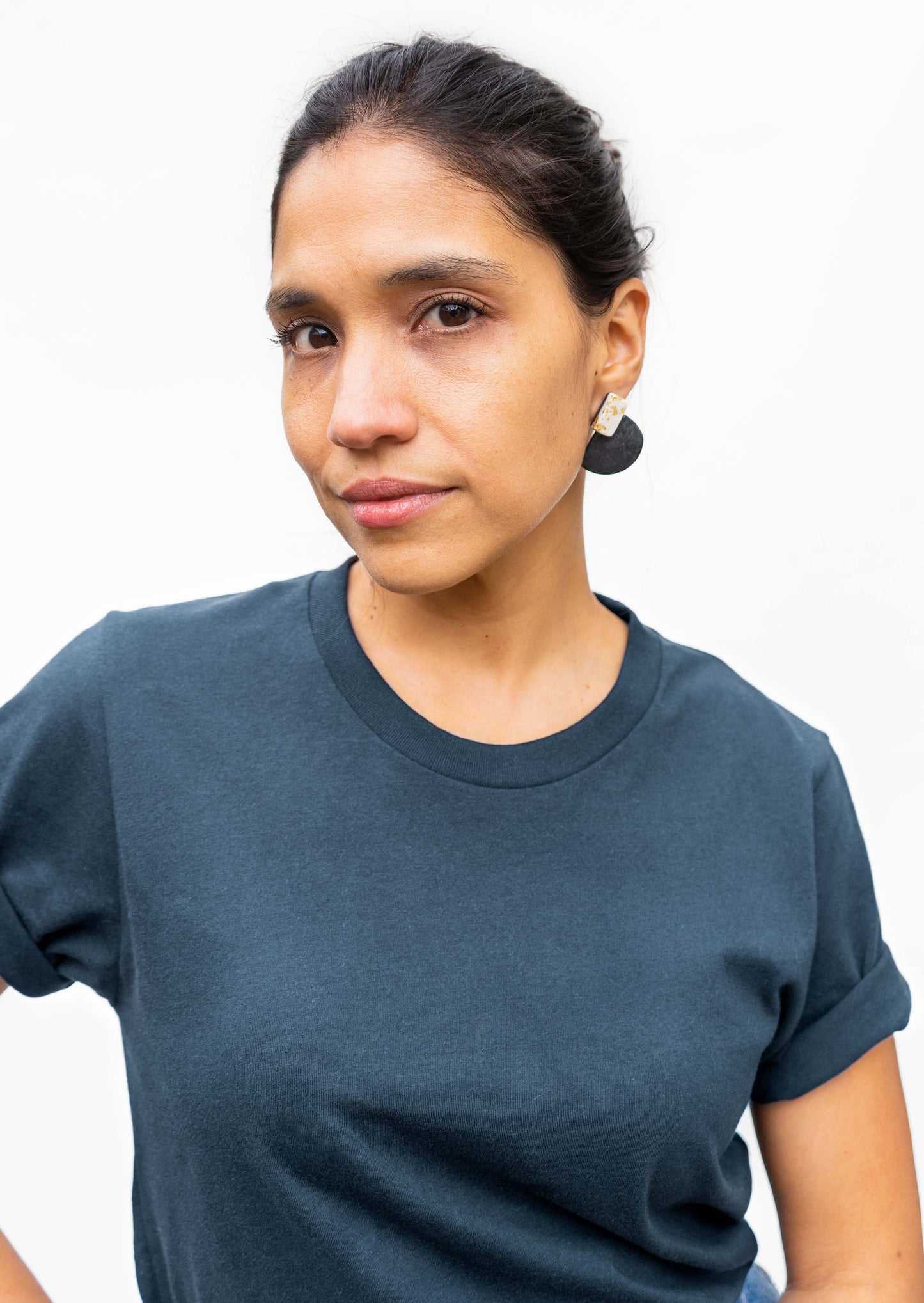 2 plain t-shirts - black and pacific blue